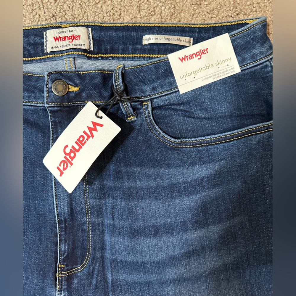 Wrangler Women’s Dark Blue Skinny Jeans - Picture 6 of 7